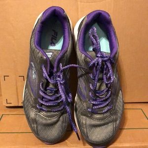 Fila tennis shoes like new barely worn